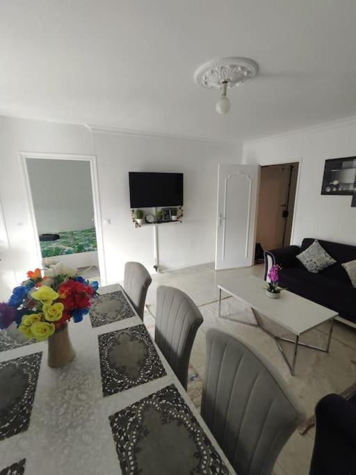 Appartement T4 Sevran Buitenkant foto